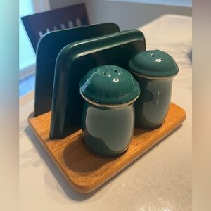 Vintage Goodwood Hunter green ceramic salt & pepper w/wooden napkin holder stand